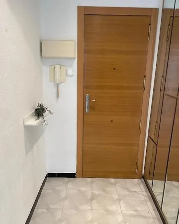 Matrimonio En Vivienda Compartir Recien Reformada *